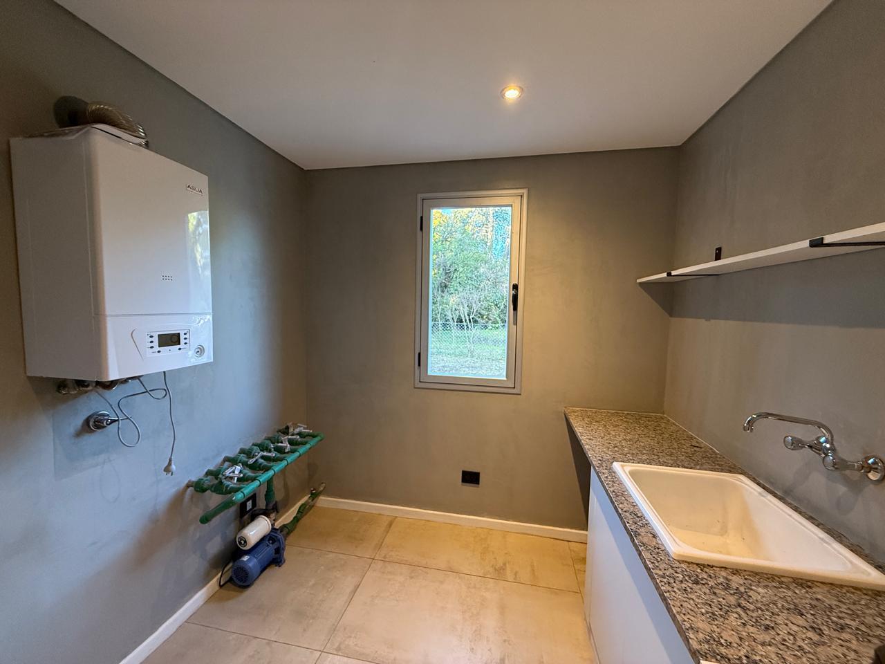 7240500_32-4