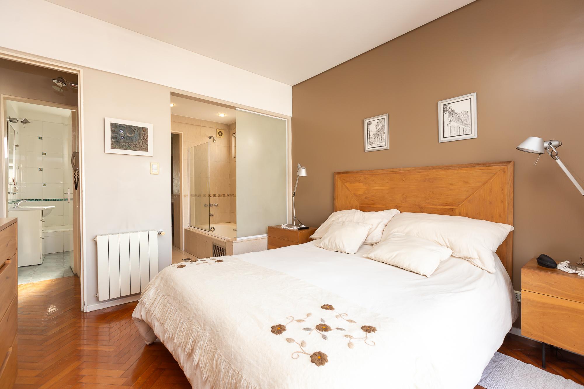 7945930_35-6